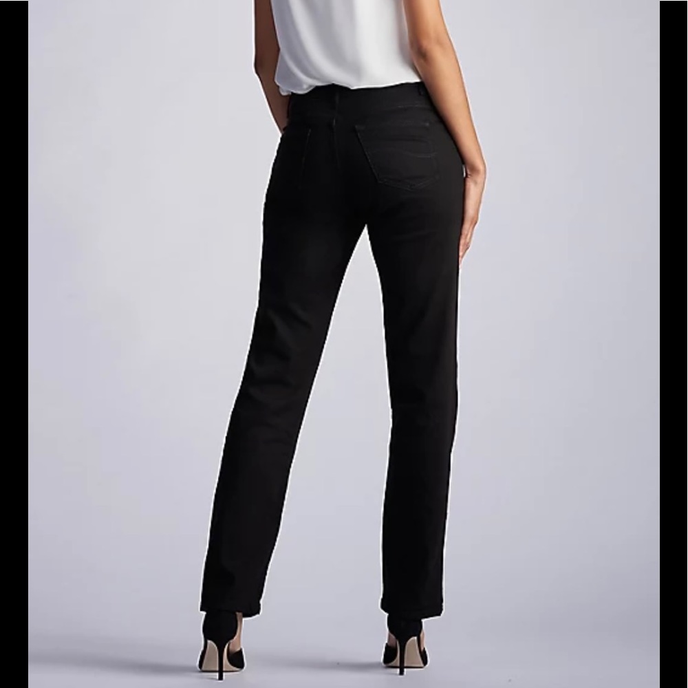 NWT Women’s Size 8 Relaxed Fit Straight Leg Mid Rise Jeans In Black - Picture 3 of 12